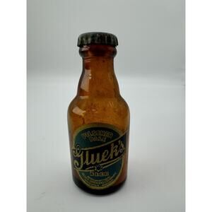 Vintage 3.25” Gluek’s‎ Beer Miniature Bottle Salt & Pepper Shaker Barware RARE